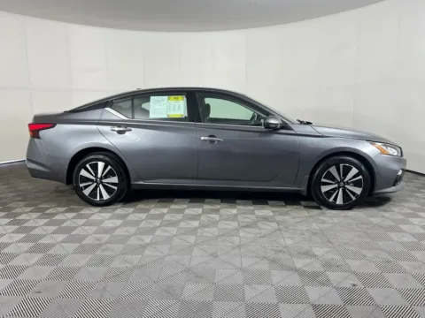 More photos of 2022 Nissan Altima 2.5 SL at Bud Clary Ford Longview, WA