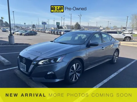 Gray 2022 Nissan Altima 2.5 SL for sale in Longview, WA