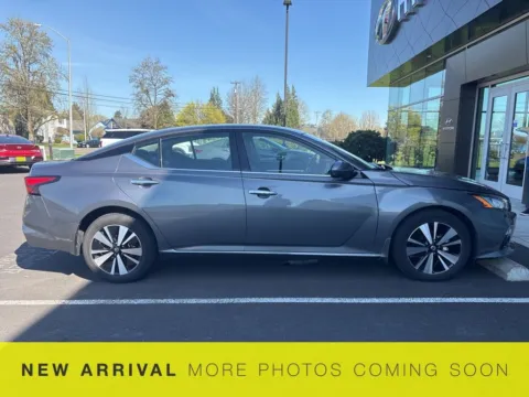 More photos of 2022 Nissan Altima 2.5 SL at Bud Clary Ford Longview, WA