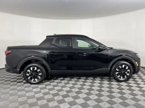 More photos of 2025 Hyundai Santa Cruz SEL at Ford Longview, WA