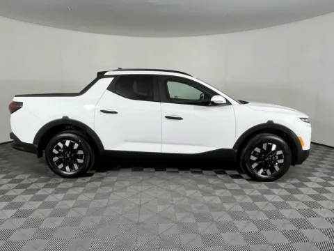 More photos of 2025 Hyundai Santa Cruz SEL at Ford Longview, WA