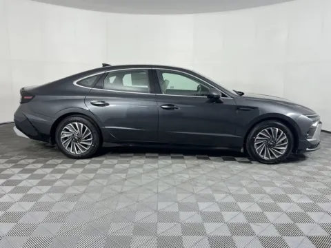 More photos of 2025 Hyundai Sonata Hybrid SEL at Ford Longview, WA