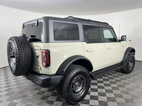 More photos of 2025 Ford Bronco Outer Banks at Ford Longview, WA