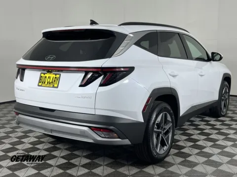 More photos of 2025 Hyundai Tucson Hybrid SEL Convenience at Ford Longview, WA