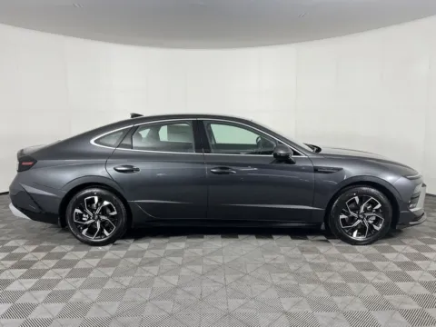 More photos of 2025 Hyundai Sonata SEL at Ford Longview, WA