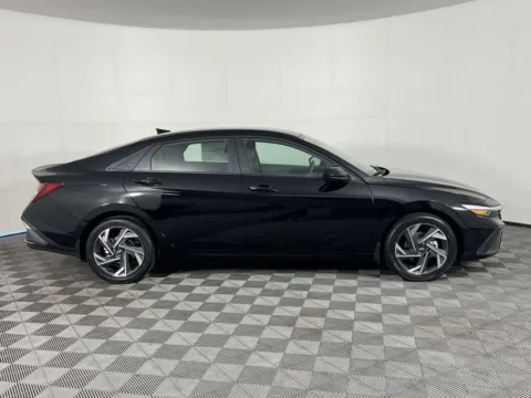 More photos of 2025 Hyundai Elantra SEL Sport at Ford Longview, WA
