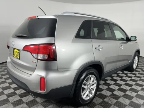 More photos of 2015 Kia Sorento LX at Ford Longview, WA