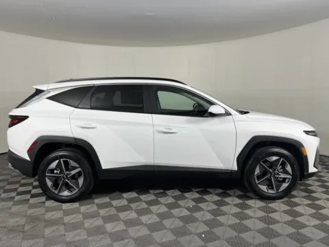 More photos of 2025 Hyundai Tucson SEL at Ford Longview, WA