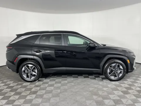 More photos of 2025 Hyundai Tucson Hybrid SEL Convenience at Ford Longview, WA