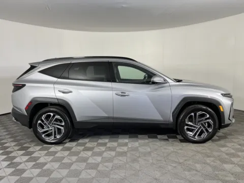 More photos of 2025 Hyundai Tucson Hybrid SEL Convenience at Ford Longview, WA