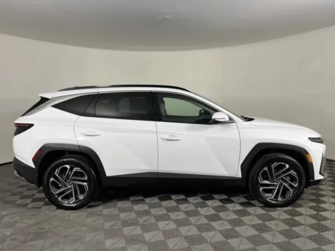 More photos of 2025 Hyundai Tucson Hybrid Limited at Ford Longview, WA