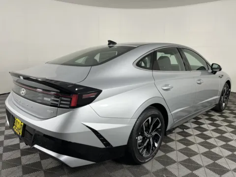 More photos of 2025 Hyundai Sonata SEL at Ford Longview, WA