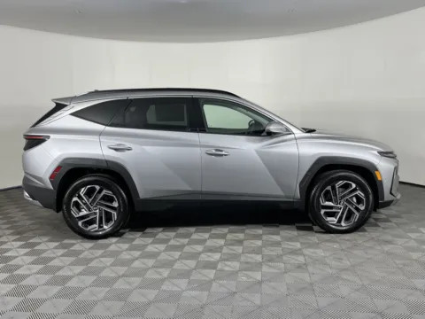 More photos of 2025 Hyundai Tucson Hybrid Limited at Ford Longview, WA