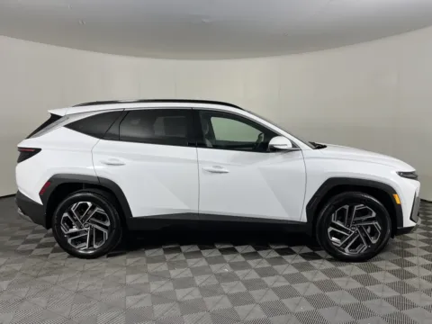 More photos of 2025 Hyundai Tucson Hybrid Limited at Ford Longview, WA