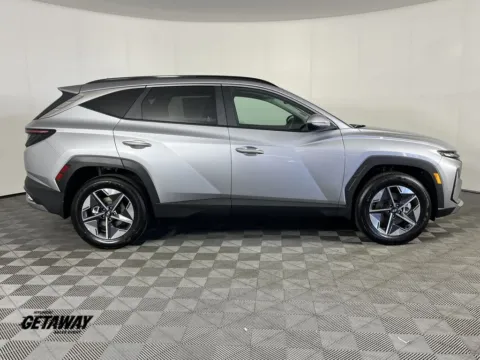 More photos of 2025 Hyundai Tucson Hybrid SEL Convenience at Ford Longview, WA