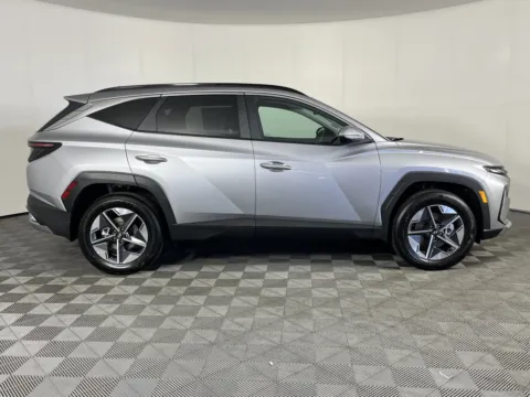 More photos of 2025 Hyundai Tucson Hybrid SEL Convenience at Ford Longview, WA