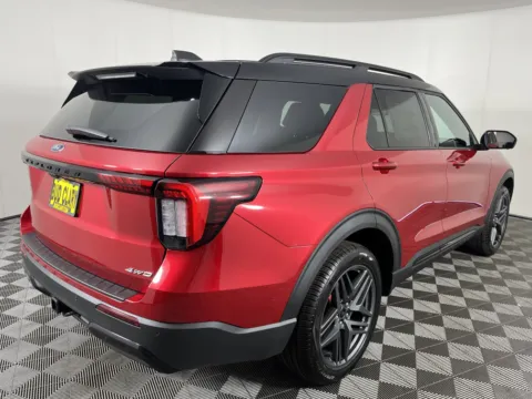 More photos of 2025 Ford Explorer ST-Line at Ford Longview, WA