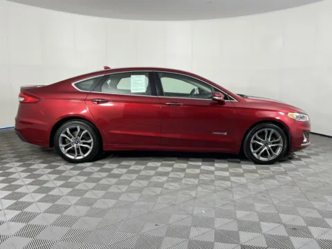 More photos of 2019 Ford Fusion Hybrid Titanium at Ford Longview, WA