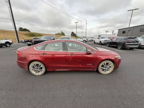 More photos of 2019 Ford Fusion Hybrid Titanium at Ford Longview, WA