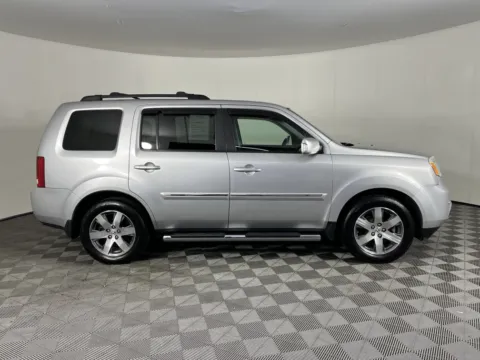 More photos of 2013 Honda Pilot Touring at Ford Longview, WA