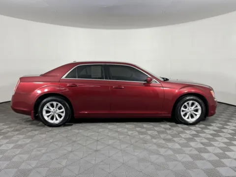 More photos of 2013 Chrysler 300 at Ford Longview, WA