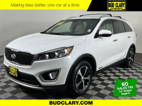 White 2017 Kia Sorento EX V6 for sale in Longview, WA