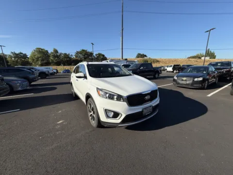 More photos of 2017 Kia Sorento EX V6 at Ford Longview, WA