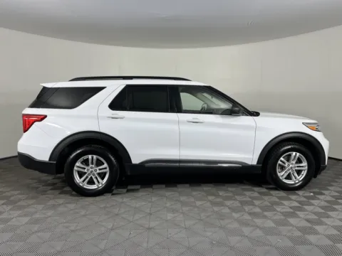More photos of 2022 Ford Explorer XLT at Ford Longview, WA