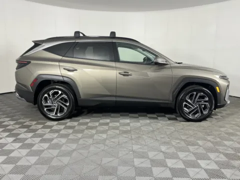 More photos of 2025 Hyundai Tucson Hybrid Limited at Ford Longview, WA