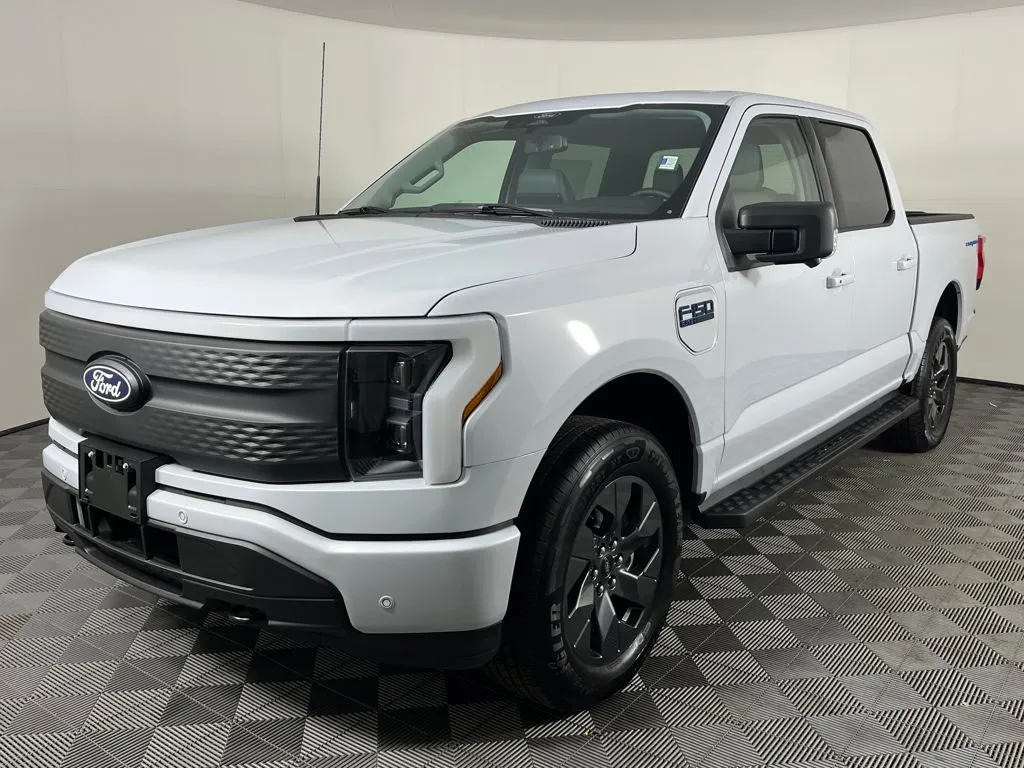 White 2025 Ford F-150 Lightning Flash for sale in Longview, WA