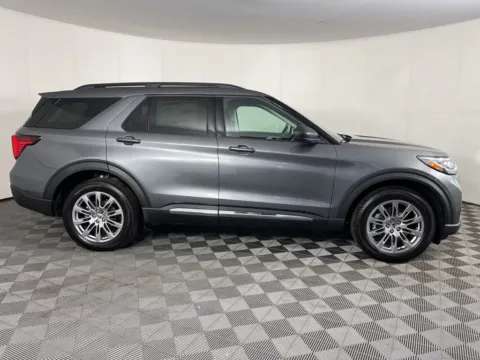 More photos of 2025 Ford Explorer Active at Ford Longview, WA