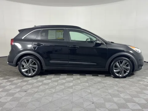 More photos of 2017 Kia Niro Touring Launch Edition at Ford Longview, WA