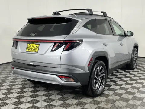 More photos of 2025 Hyundai Tucson Hybrid Limited at Ford Longview, WA
