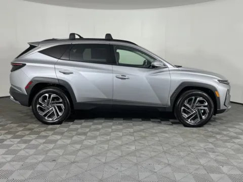 More photos of 2025 Hyundai Tucson Hybrid Limited at Ford Longview, WA