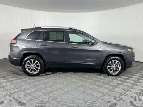More photos of 2021 Jeep Cherokee Latitude Lux at Ford Longview, WA