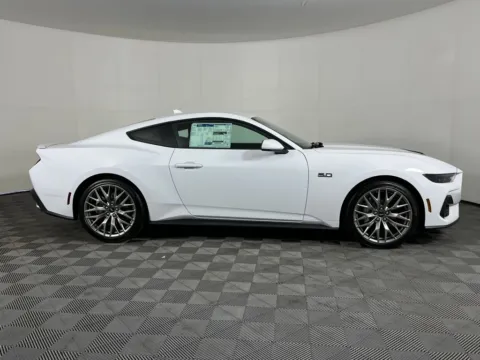 More photos of 2025 Ford Mustang at Ford Longview, WA