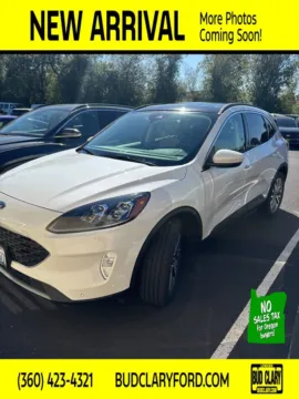 White 2022 Ford Escape Titanium Hybrid for sale in Longview, WA