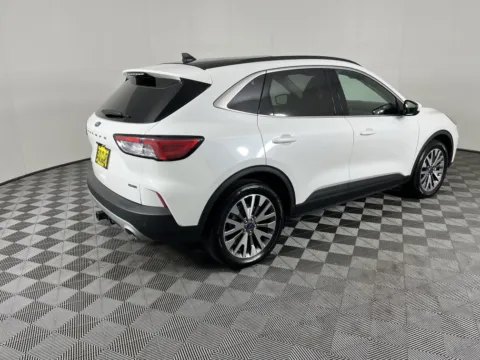 More photos of 2022 Ford Escape Titanium Hybrid at Ford Longview, WA