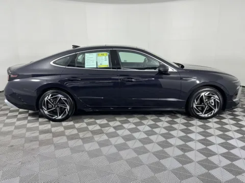 More photos of 2024 Hyundai Sonata SEL at Ford Longview, WA