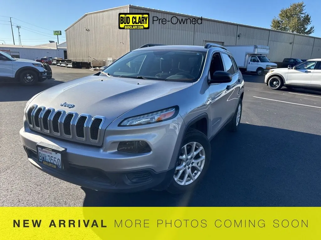 Silver 2017 Jeep Cherokee Sport for sale in Longview, WA