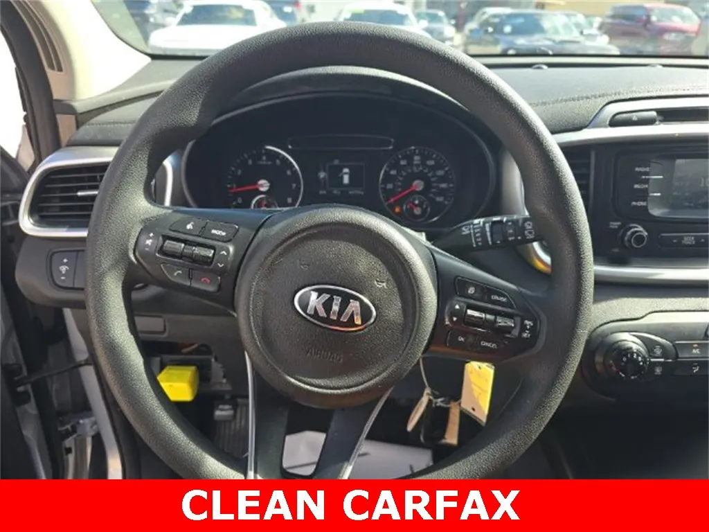 2018 Kia Sorento L photo 2