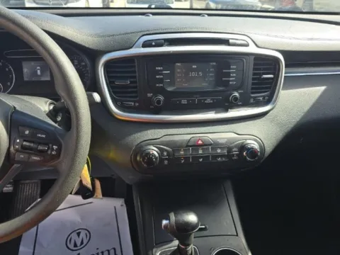 More photos of 2018 Kia Sorento L at Gravity Autos Jacksonville, FL