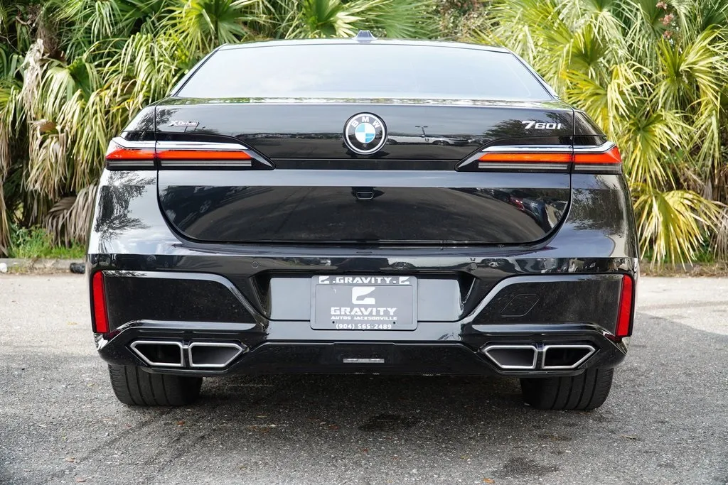2023 Bmw 760i xDrive photo 2