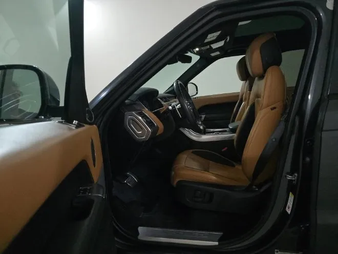 2020 Land Rover Range Rover Sport HSE Dynamic photo 4