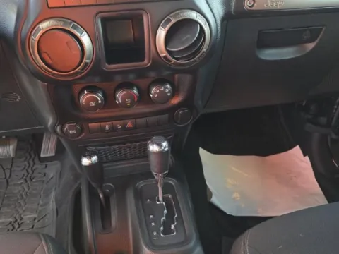 More photos of 2018 Jeep Wrangler JK at Gravity Autos Jacksonville, FL