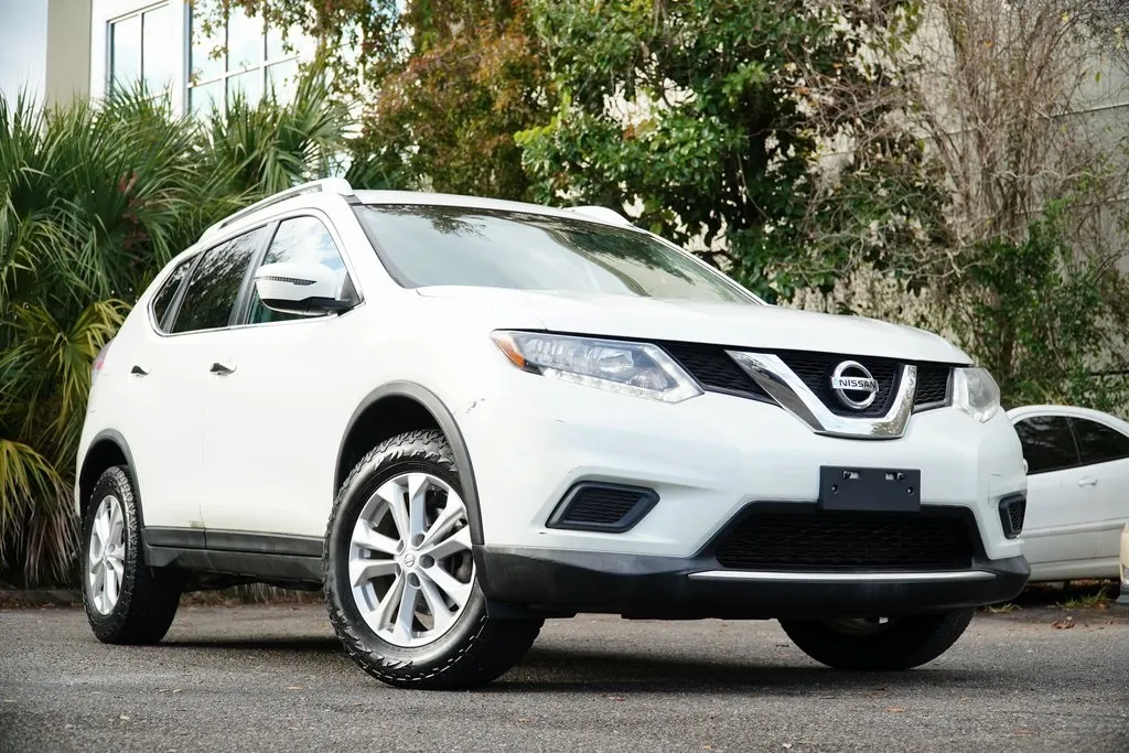 2016 Nissan Rogue SV photo 4