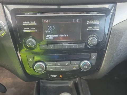 More photos of 2016 Nissan Rogue SV at Gravity Autos Jacksonville, FL