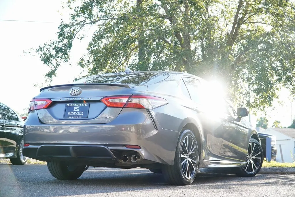 2019 Toyota Camry LE photo 4
