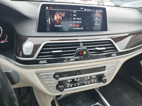 More photos of 2021 BMW 7 Series 750i xDrive at Gravity Autos Jacksonville, FL