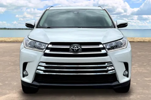 Photos of 2017 Toyota Highlander Limited for sale in Jacksonville, FL at Gravity Autos Jacksonville